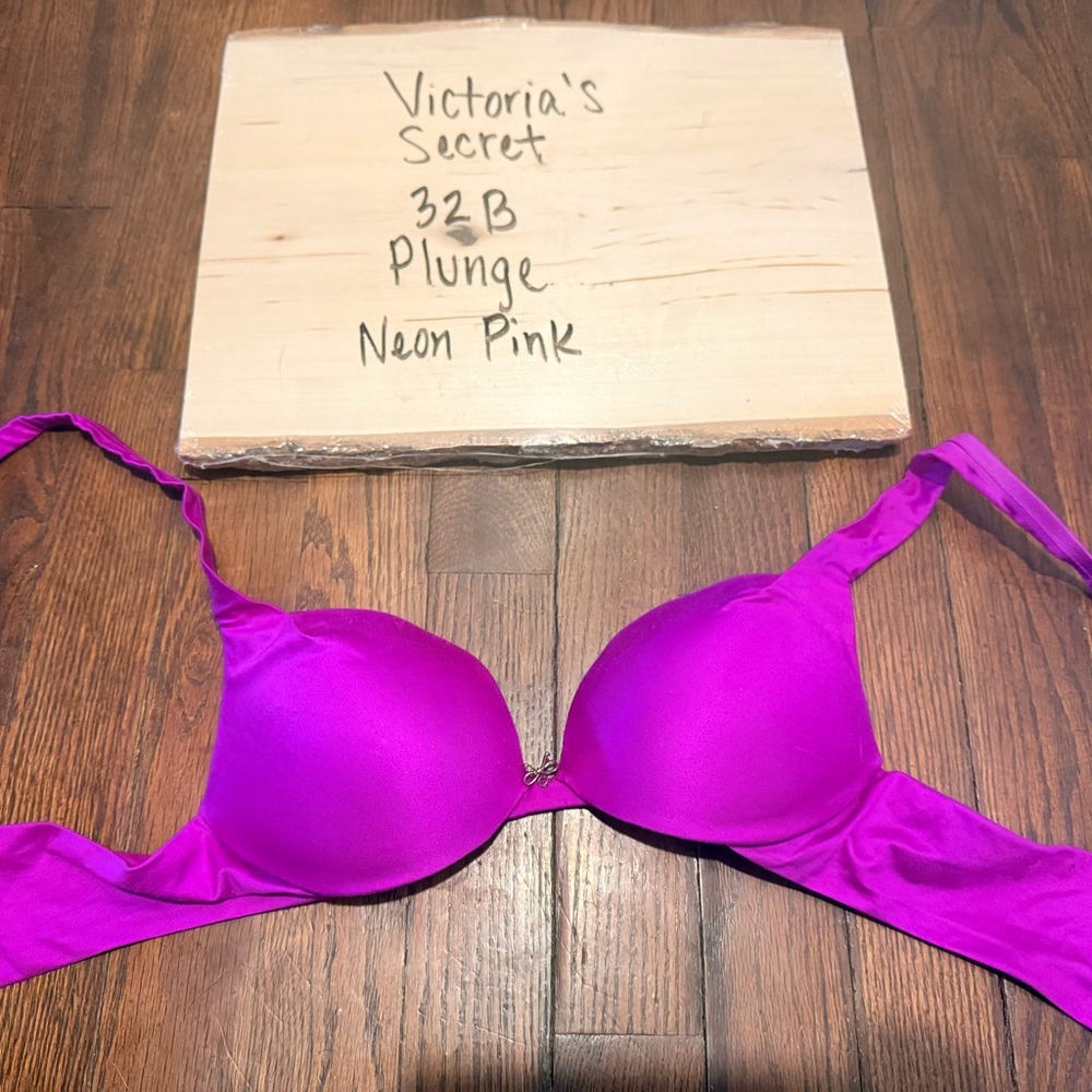 Victoria's Secret Bright Pink Plunge Bra